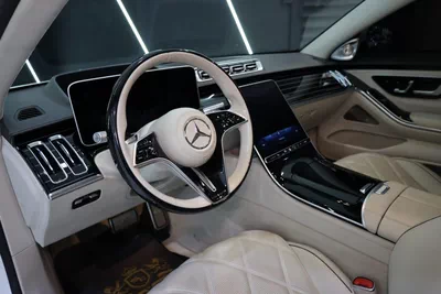 Mercedes-Benz Maybach S680-7
