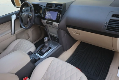 TOYOTA PRADO GXR V6 4.0L - GCC SPECS - UNDER WARRANTY - FULL SERVICE HISTORY - ACCIDENT FREE --15