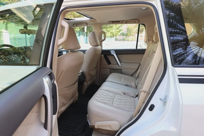 TOYOTA PRADO GXR V6 4.0L - GCC SPECS - UNDER WARRANTY - FULL SERVICE HISTORY - ACCIDENT FREE --17