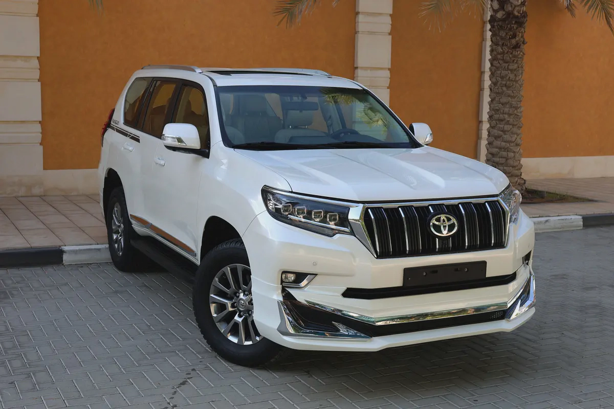 TOYOTA PRADO GXR V6 4.0L - GCC SPECS - UNDER WARRANTY - FULL SERVICE HISTORY - ACCIDENT FREE --1-1