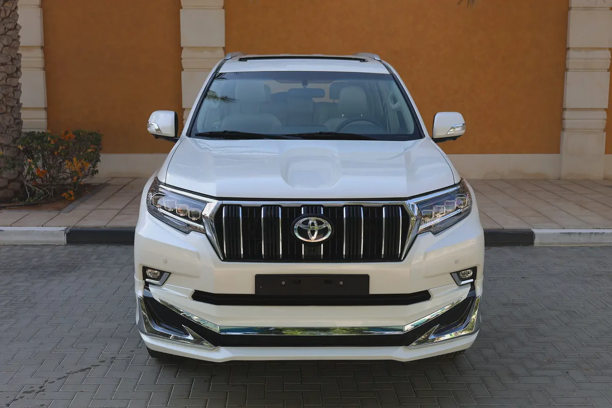 TOYOTA PRADO GXR V6 4.0L - GCC SPECS - UNDER WARRANTY - FULL SERVICE HISTORY - ACCIDENT FREE --6-6