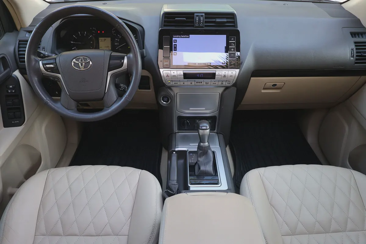 TOYOTA PRADO GXR V6 4.0L - GCC SPECS - UNDER WARRANTY - FULL SERVICE HISTORY - ACCIDENT FREE --14-14