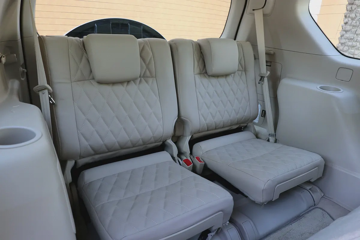 TOYOTA PRADO GXR V6 4.0L - GCC SPECS - UNDER WARRANTY - FULL SERVICE HISTORY - ACCIDENT FREE --19-19
