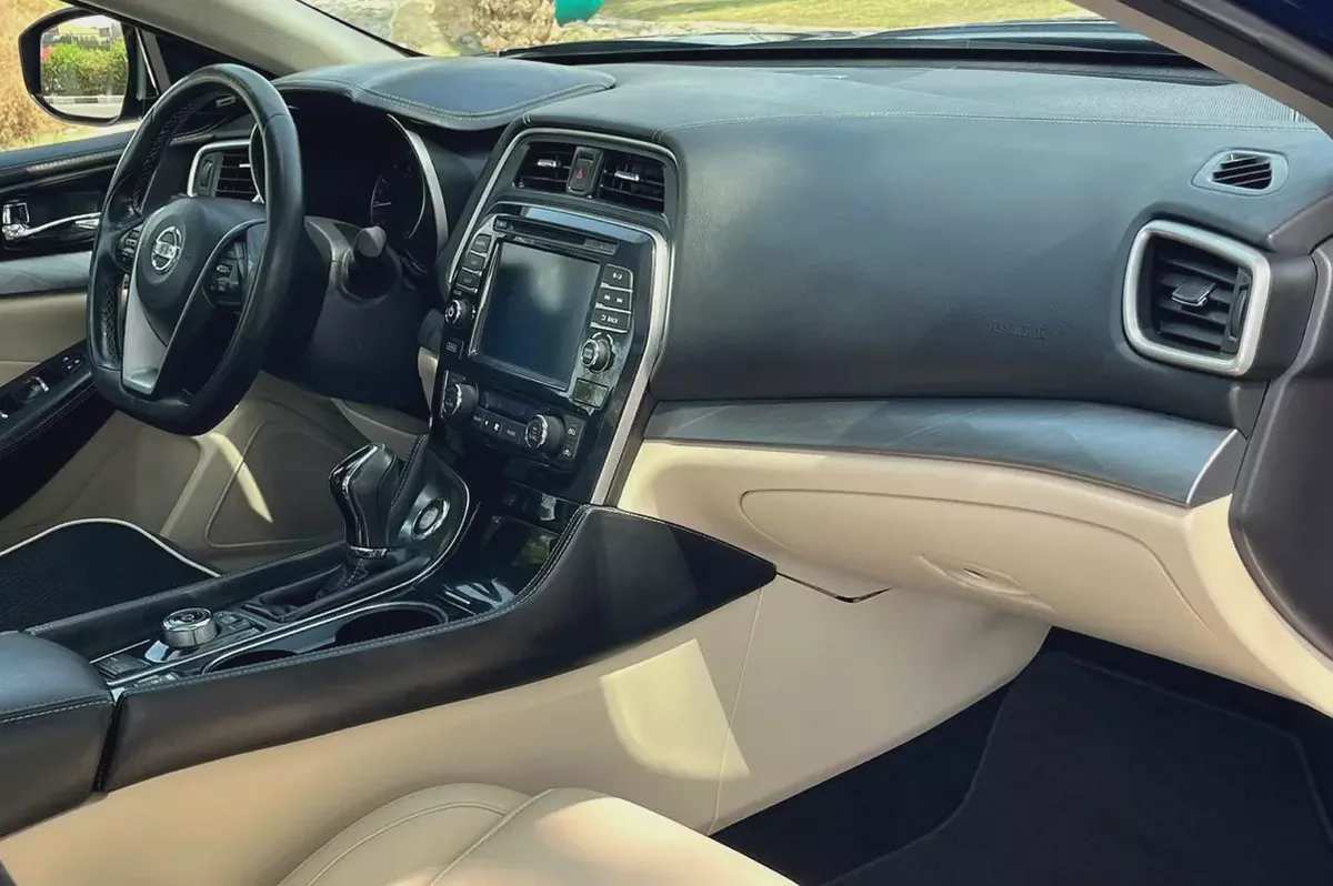 GCC Specs Nissan Maxima SV 2017 - Well Maintained-9-9