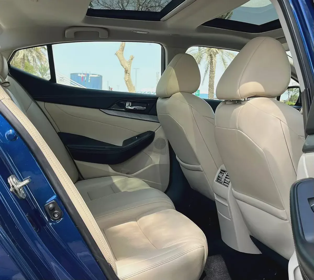 GCC Specs Nissan Maxima SV 2017 - Well Maintained-12-12