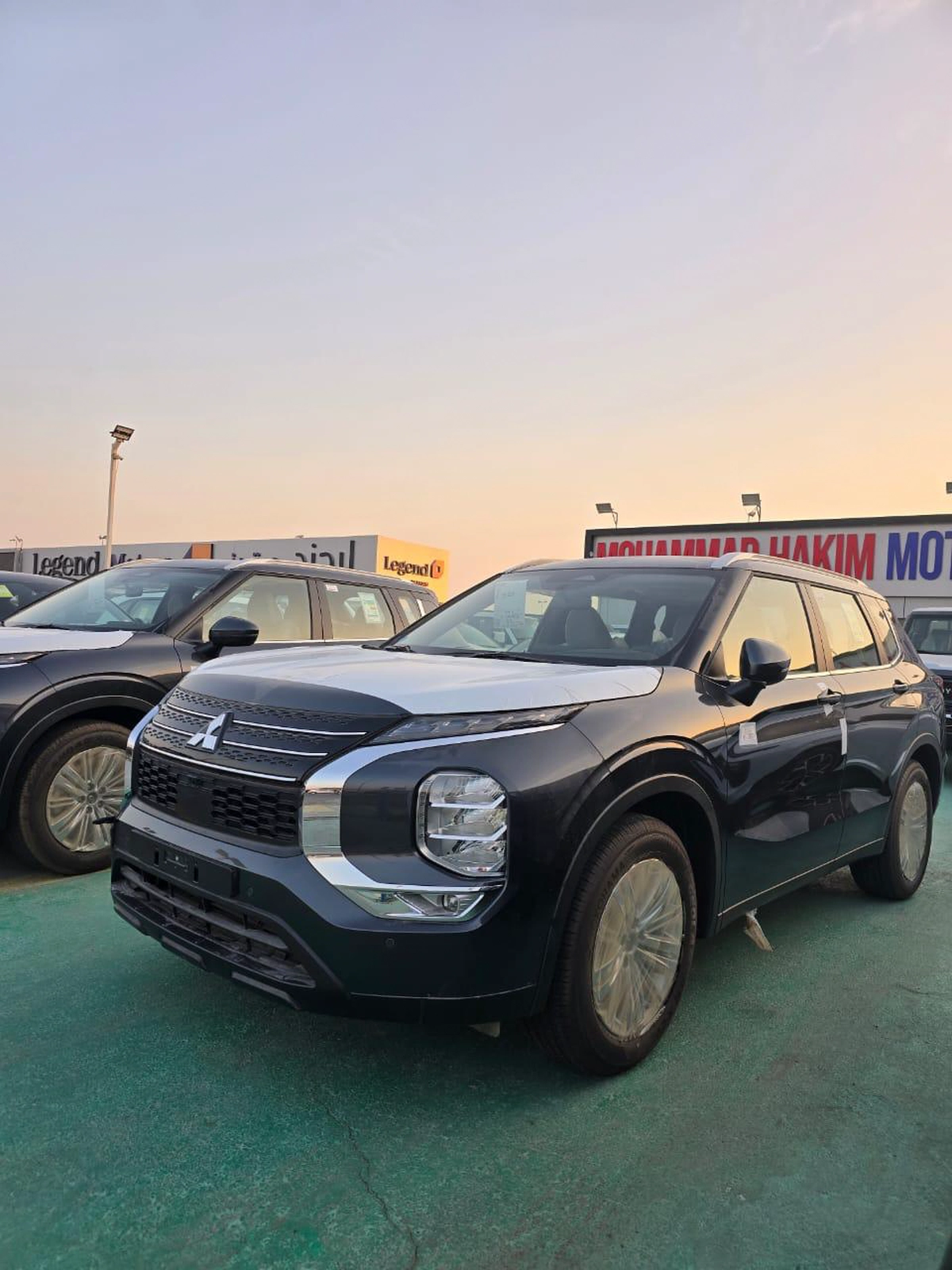MITSUBISHI OUTLANDER M LINE