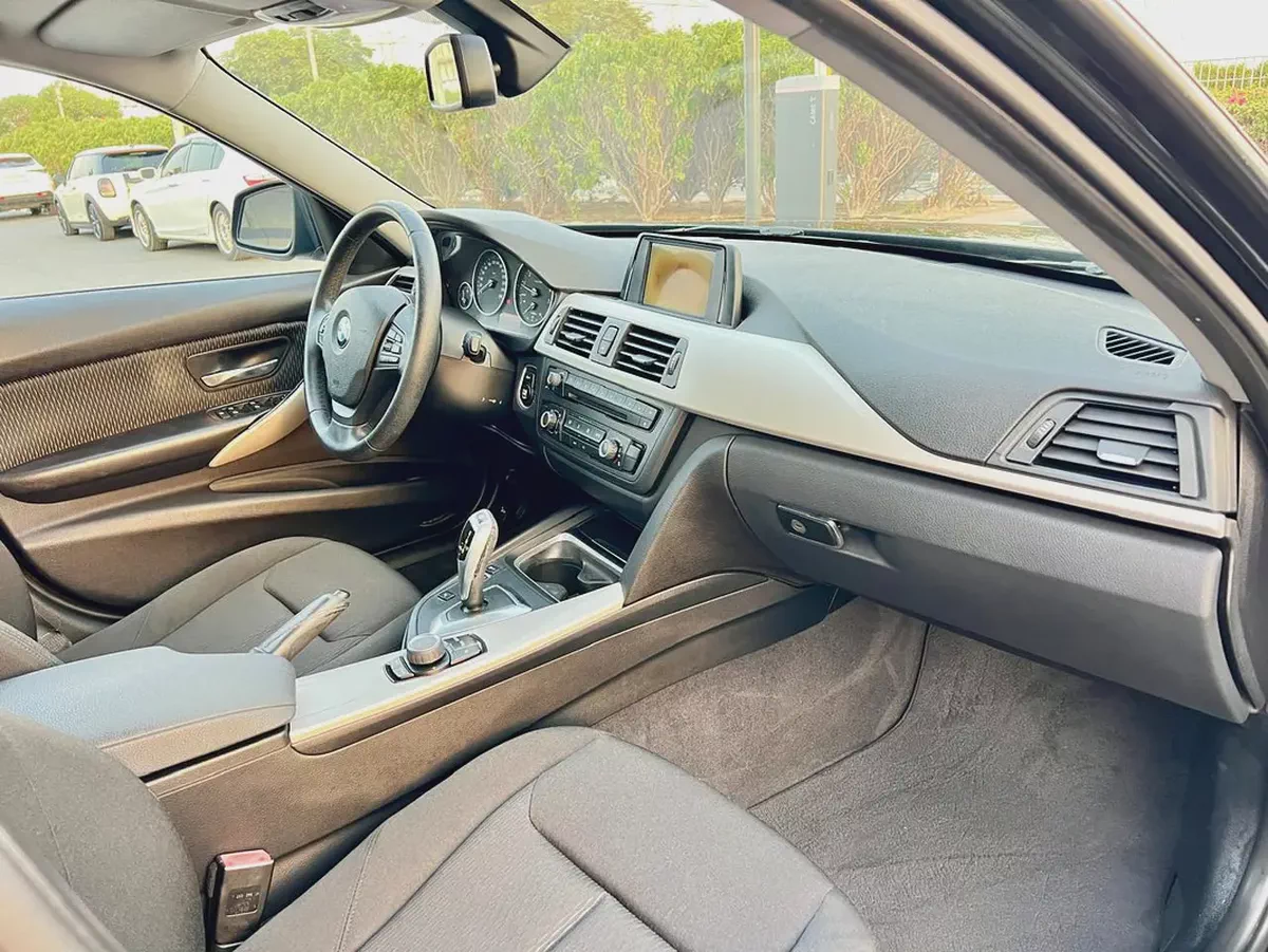 BMW 320i 2015 GCC Specs - Excellent Condition-16-16