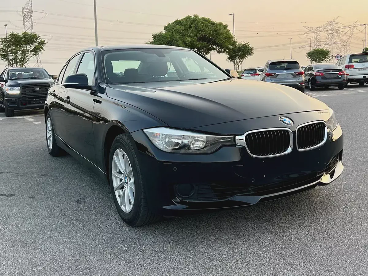 BMW 320i 2015 GCC Specs - Excellent Condition