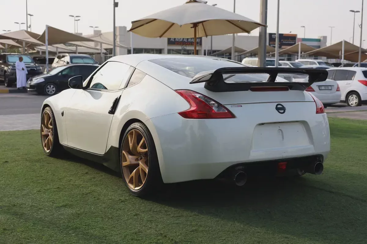 Used Nissan 370z 3.7L Coupe 2015-8-8