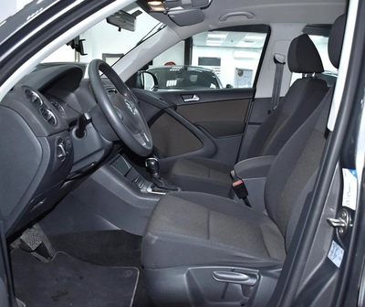 FULL AGENCY SERVICE HISTORY! Volkswagen Tiguan ( 2016 Model ) in Grey Color GCC Specs-1