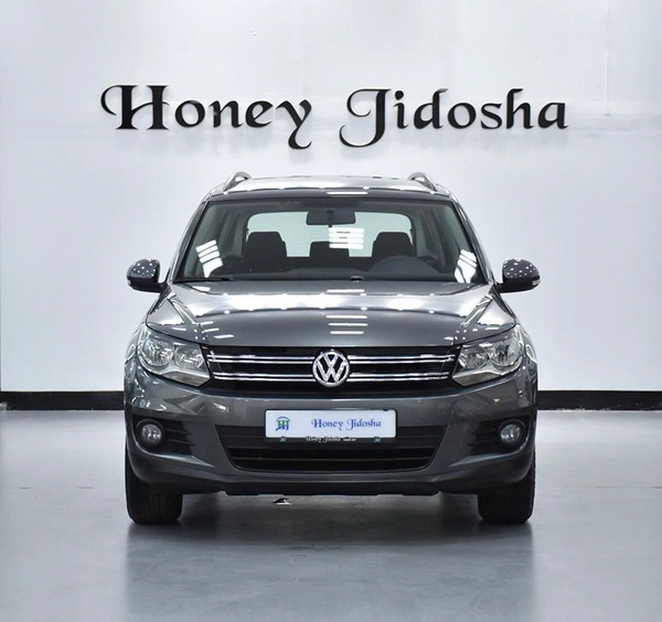 FULL AGENCY SERVICE HISTORY! Volkswagen Tiguan ( 2016 Model ) in Grey Color GCC Specs