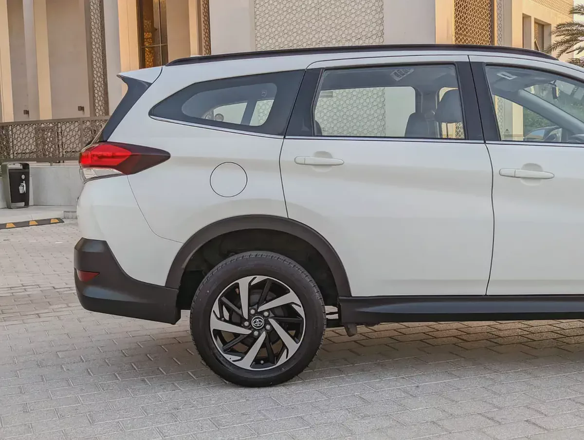 Toyota Rush EX 2022 GCC Specs ORIGINAL PAINT No Accident Full New Condition Low KM Premium Car-15-15