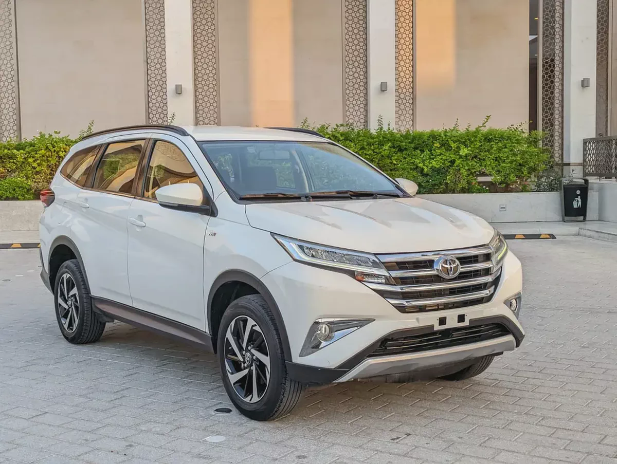 Toyota Rush EX 2022 GCC Specs ORIGINAL PAINT No Accident Full New Condition Low KM Premium Car-2-2