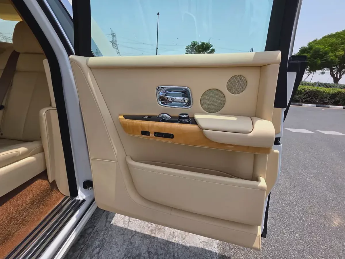 Rolls-Royce Phantom 2019 | Japanese Specs | Pristine Condition-8-8