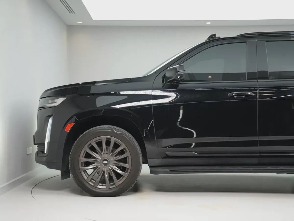 2021 Cadillac Escalade Luxury | GCC Specs | Pristine Condition-2-2