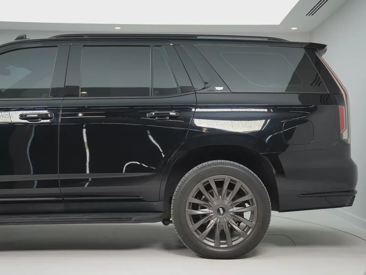 2021 Cadillac Escalade Luxury | GCC Specs | Pristine Condition-3-3