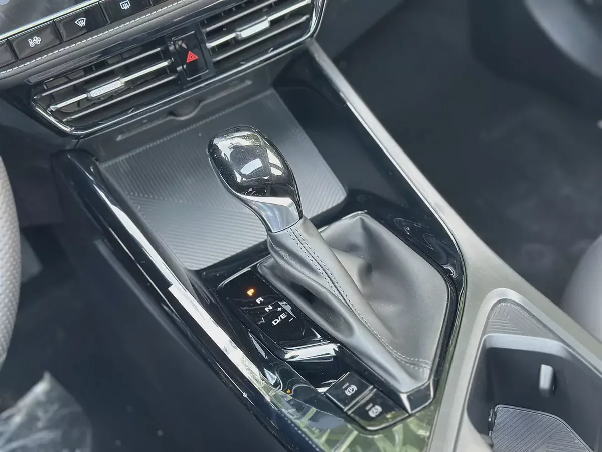 MG 5 LUXURY-13-13