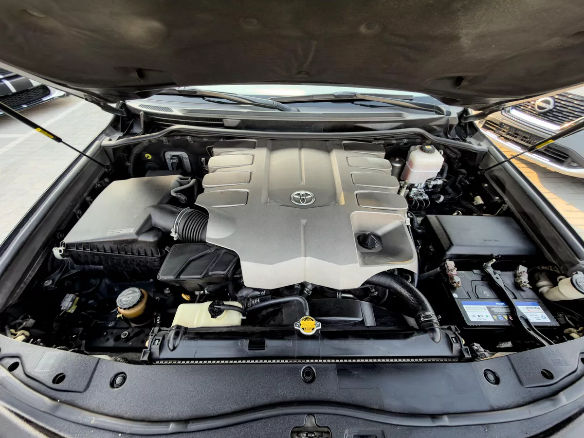 Toyota Land Cruiser GXR LAND-16-16