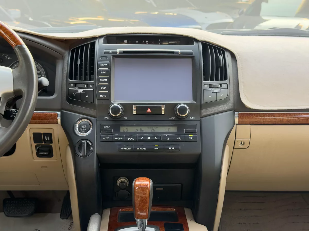 Toyota Land Cruiser GXR LAND-6-6