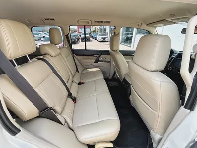 AED 1,300 EMI P.M | MITSUBISHI | PAJERO | GLS | FULL SERVICE HISTORY | 0% DOWNPAYMENT-18