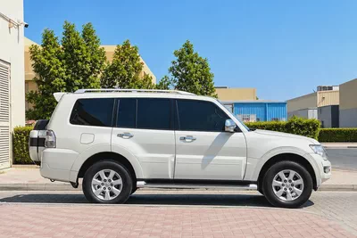 AED 1,300 EMI P.M | MITSUBISHI | PAJERO | GLS | FULL SERVICE HISTORY | 0% DOWNPAYMENT-3