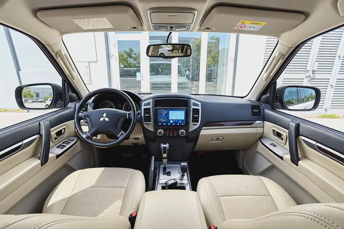 AED 1,300 EMI P.M | MITSUBISHI | PAJERO | GLS | FULL SERVICE HISTORY | 0% DOWNPAYMENT-10-10
