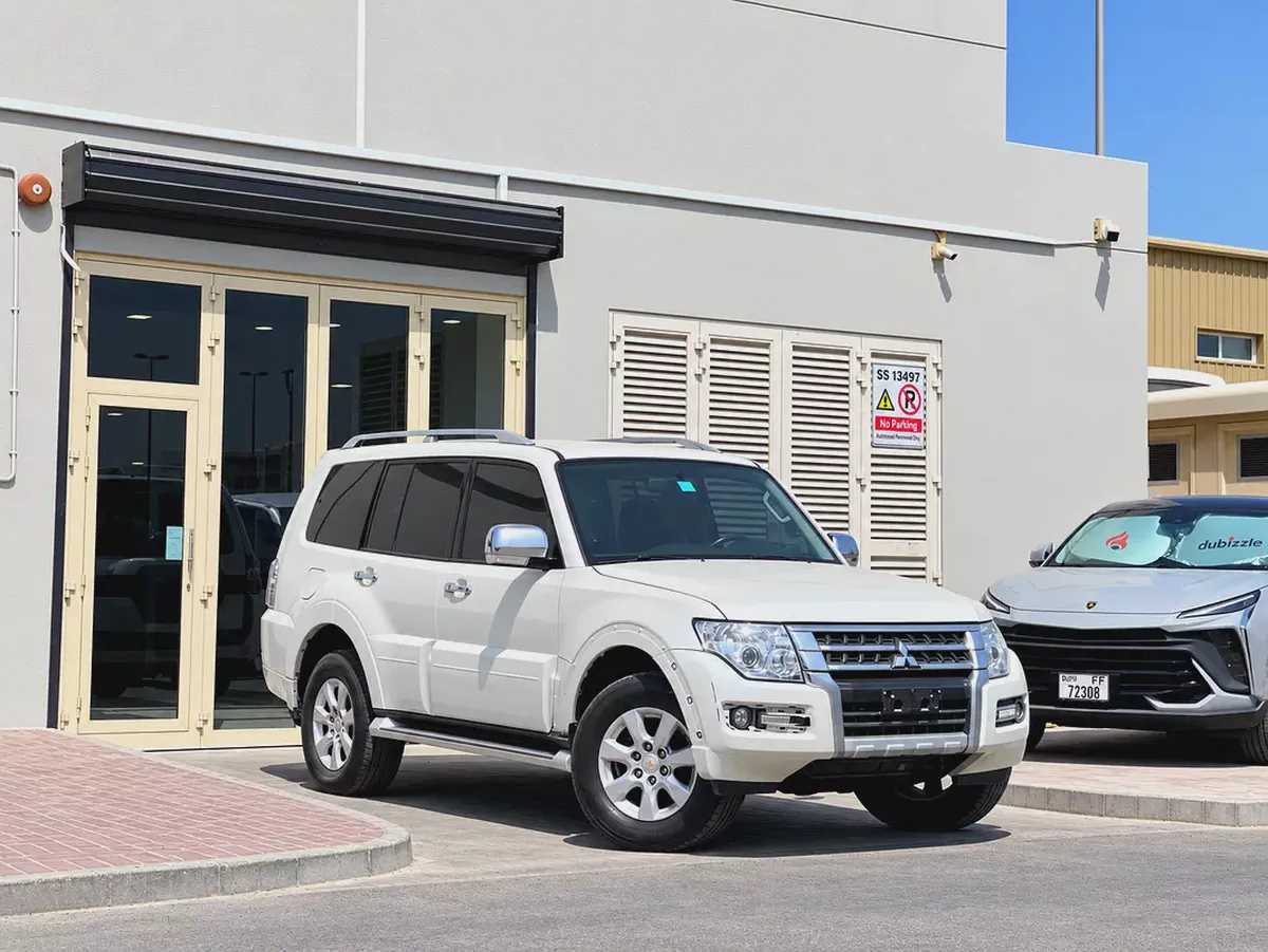 AED 1,300 EMI P.M | MITSUBISHI | PAJERO | GLS | FULL SERVICE HISTORY | 0% DOWNPAYMENT-2-2