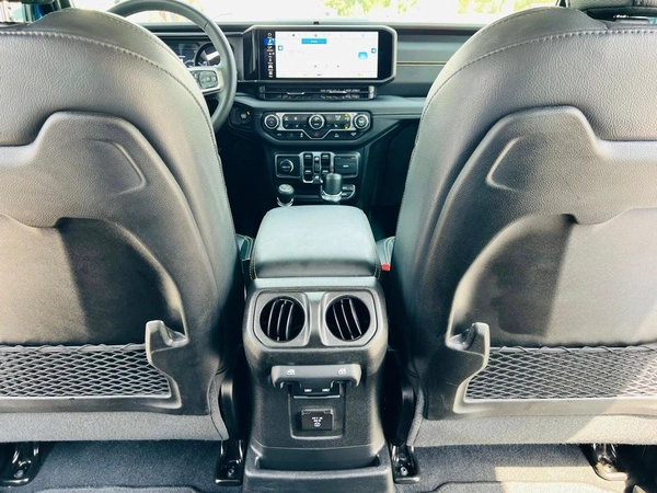 Jeep Wrangler Unlimited SAHARA HUBRID