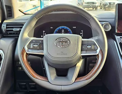 Toyota Land Cruiser GXR || 3.5L PETROL V6 / SMALL DVD / BIG BUMPER / 2 PWR SEAT + LEATHER / SUNROOF / CHROME CLADDING /-18