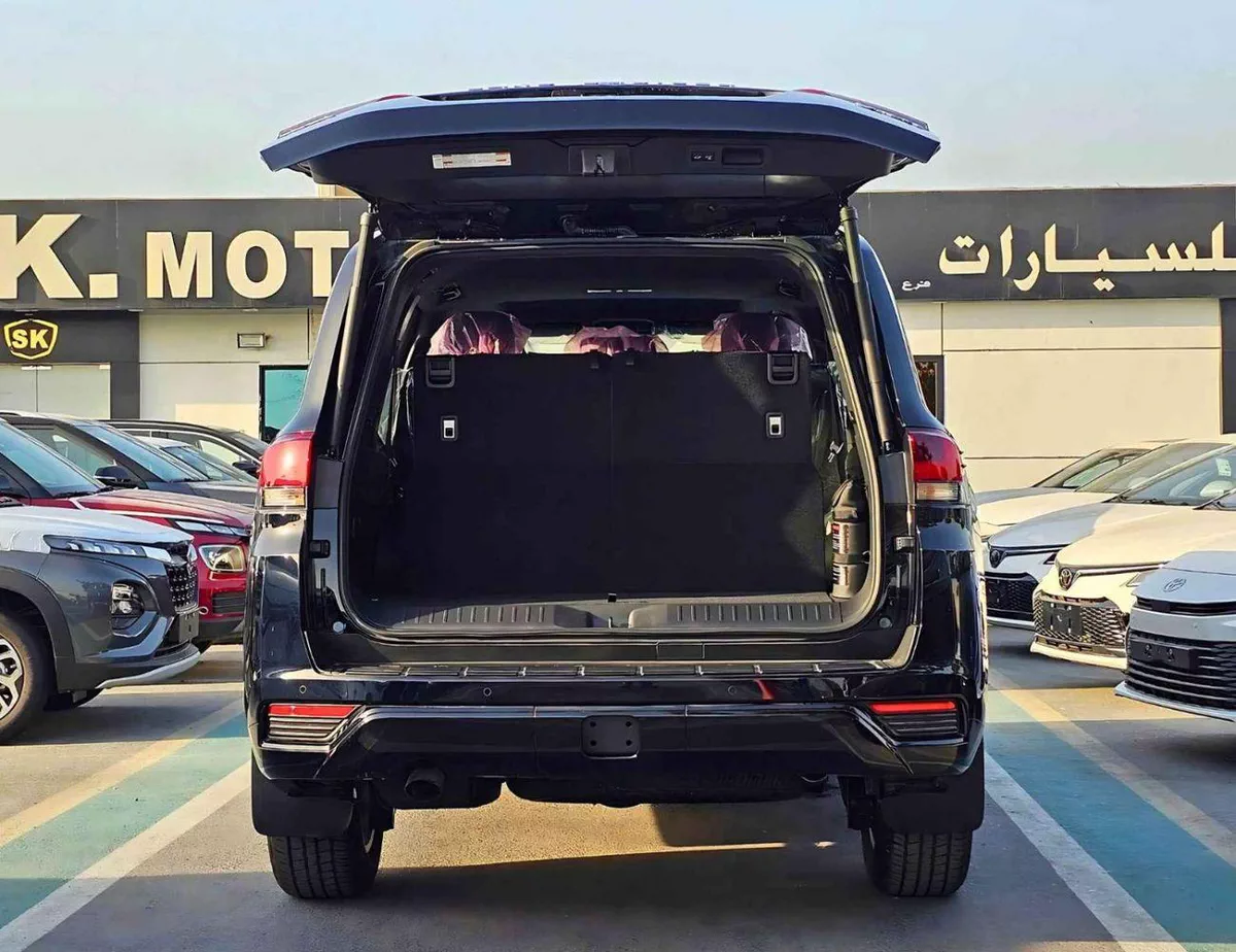 Toyota Land Cruiser GXR || 3.5L PETROL V6 / SMALL DVD / BIG BUMPER / 2 PWR SEAT + LEATHER / SUNROOF / CHROME CLADDING /-4-0