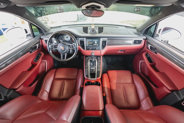 Porsche Macan S