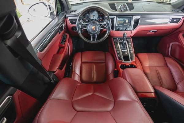 Porsche Macan S