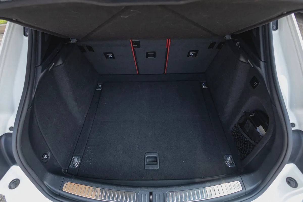 Porsche Macan S-1-1