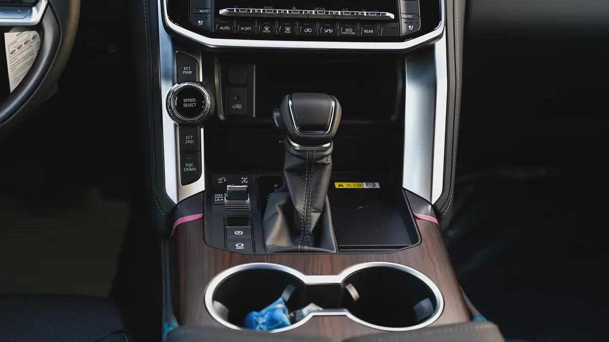 2026 Toyota Land Cruiser GXR 4.0L WITHOUT RADAR GCC Specs-14-14