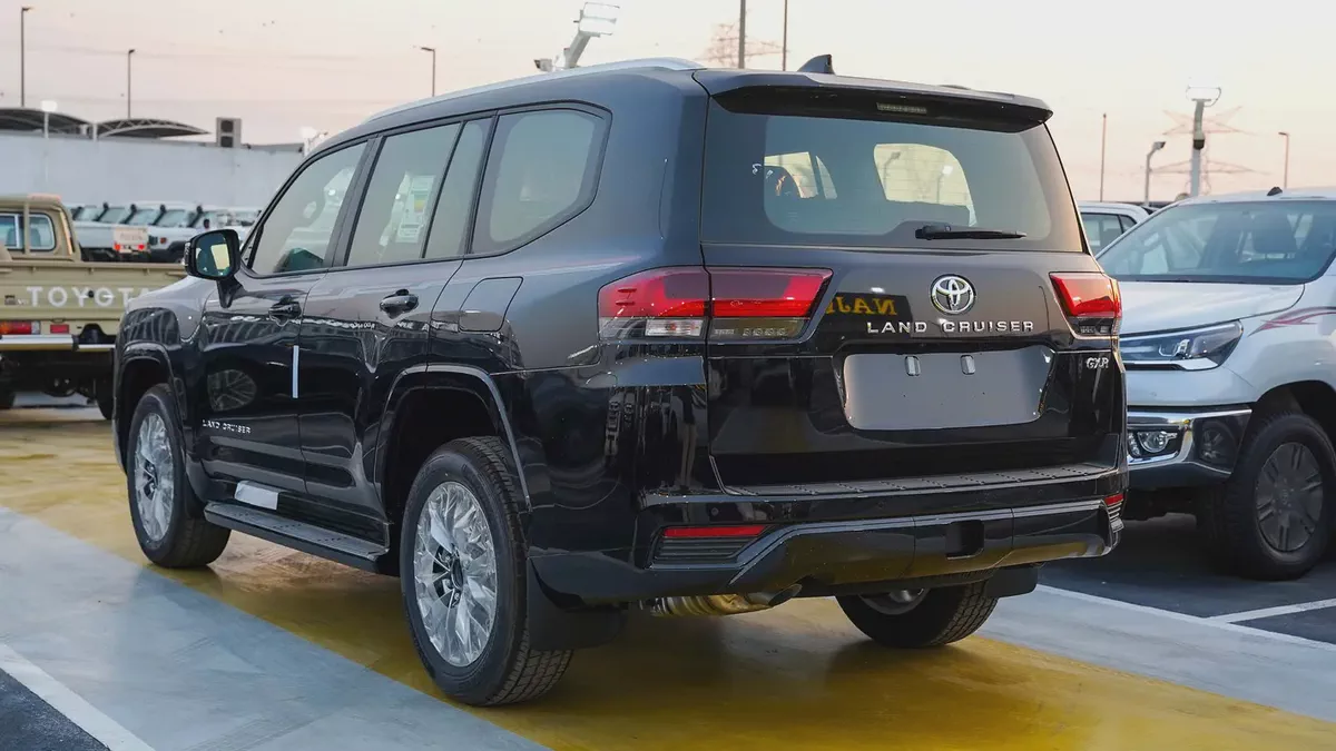2026 Toyota Land Cruiser GXR 4.0L WITHOUT RADAR GCC Specs-4-4