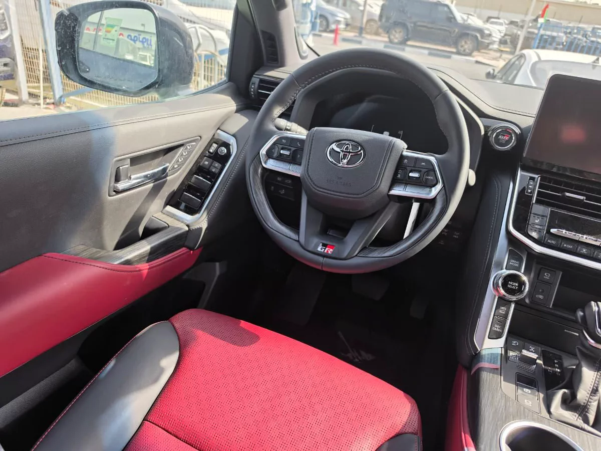 TOYOTA LAND CRUISER GR SPORT PETROL 2026-2-2