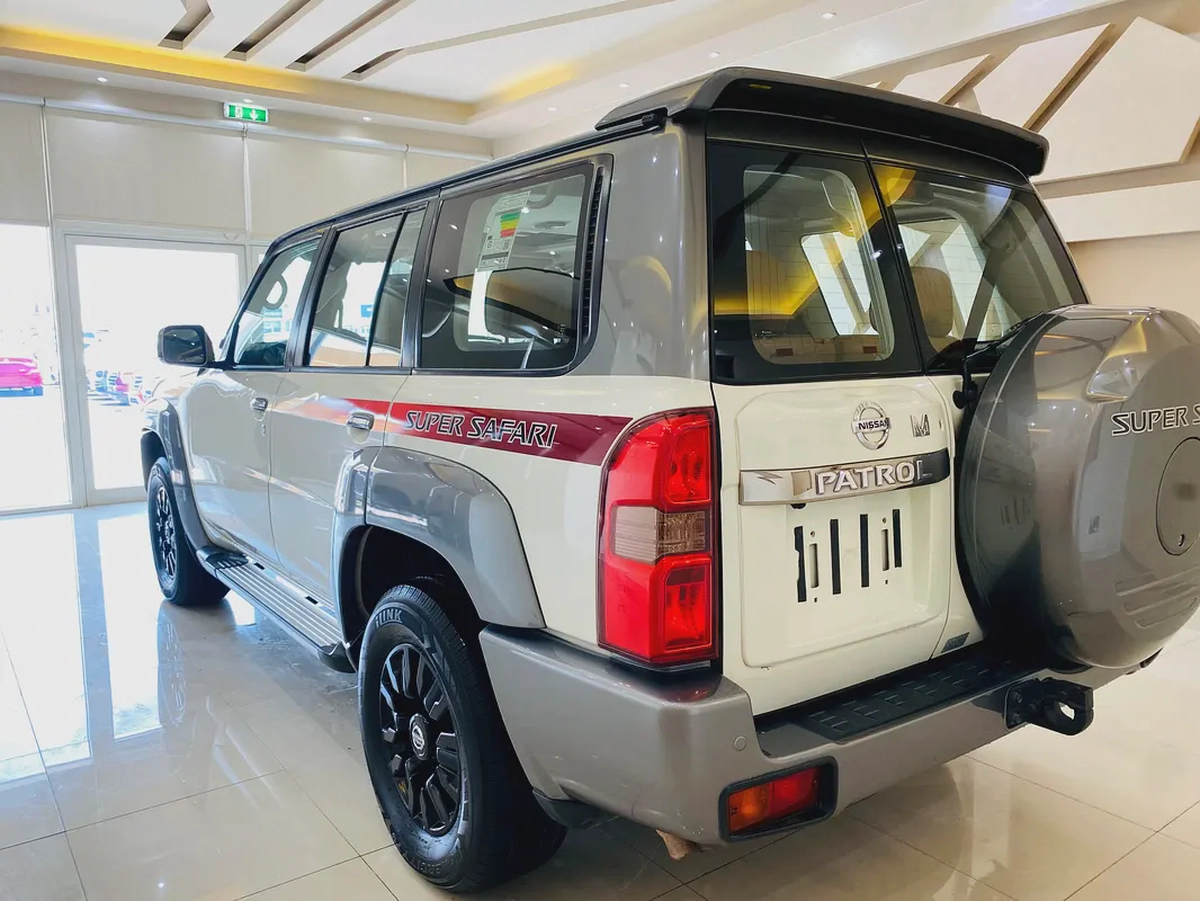 Nissan Patrol Safari Super Safari 2020 GCC Specs-10-10