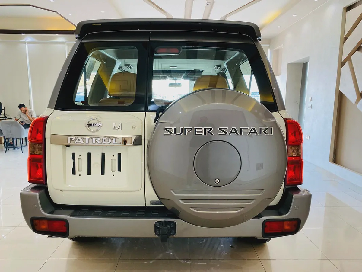 Nissan Patrol Safari Super Safari 2020 GCC Specs-8-8