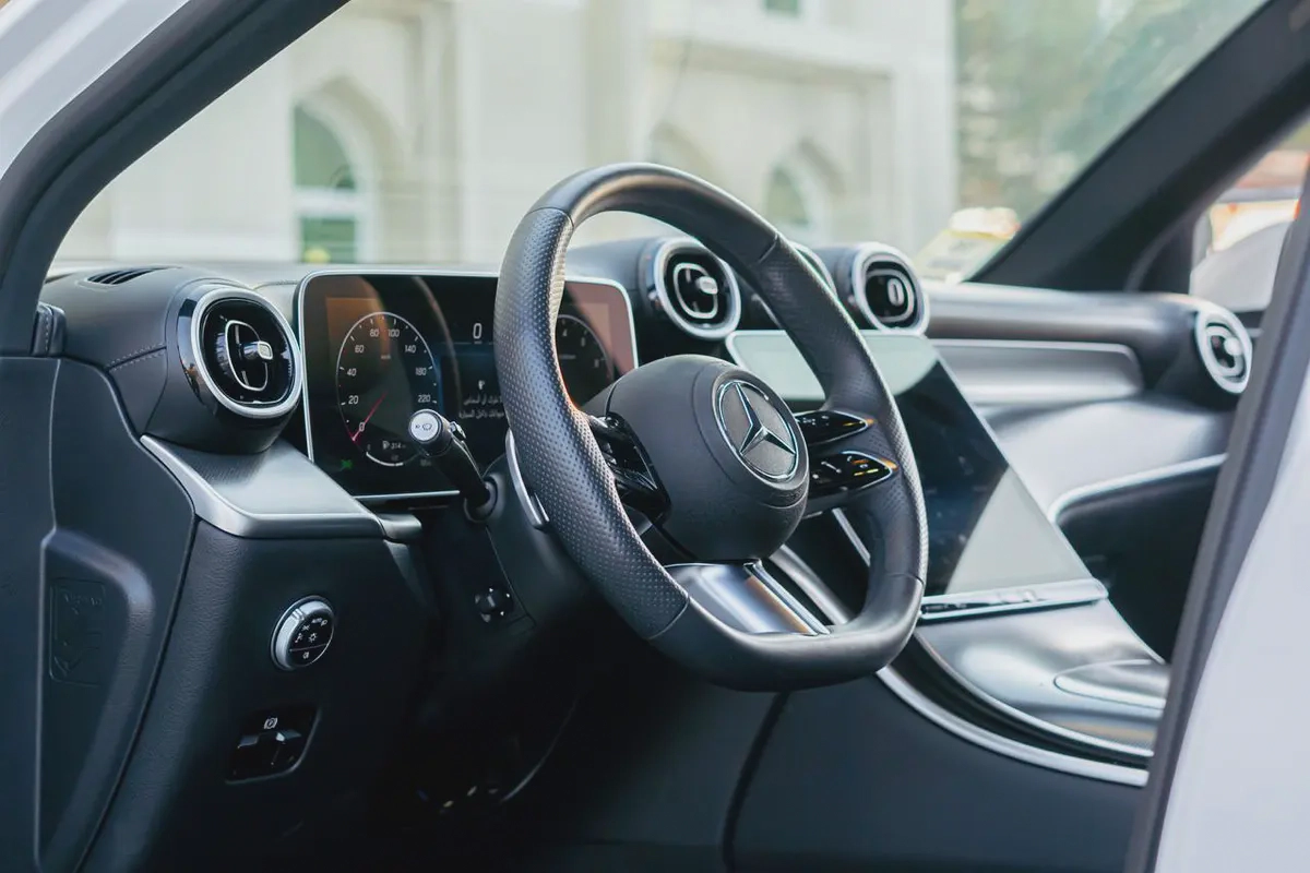 2024 Mercedes-Benz GLC 300 4MATIC, American Specs - GCC Ready!-10-10
