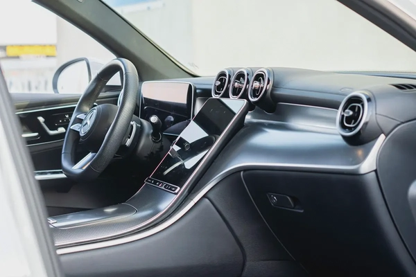 2024 Mercedes-Benz GLC 300 4MATIC, American Specs - GCC Ready!