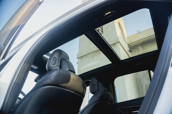 2024 Mercedes-Benz GLC 300 4MATIC, American Specs - GCC Ready!