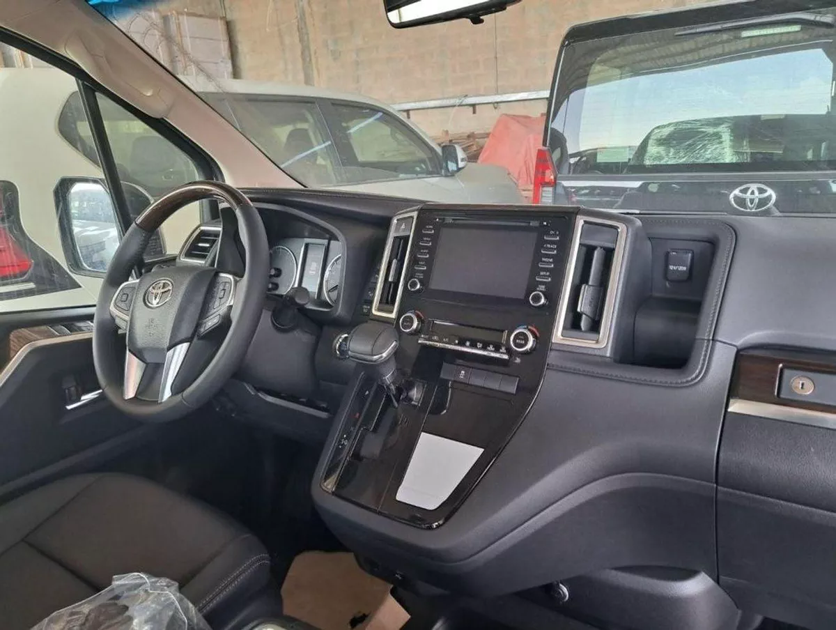 Toyota Granvia PREMIUM GRANVIA 3.5L-9-0