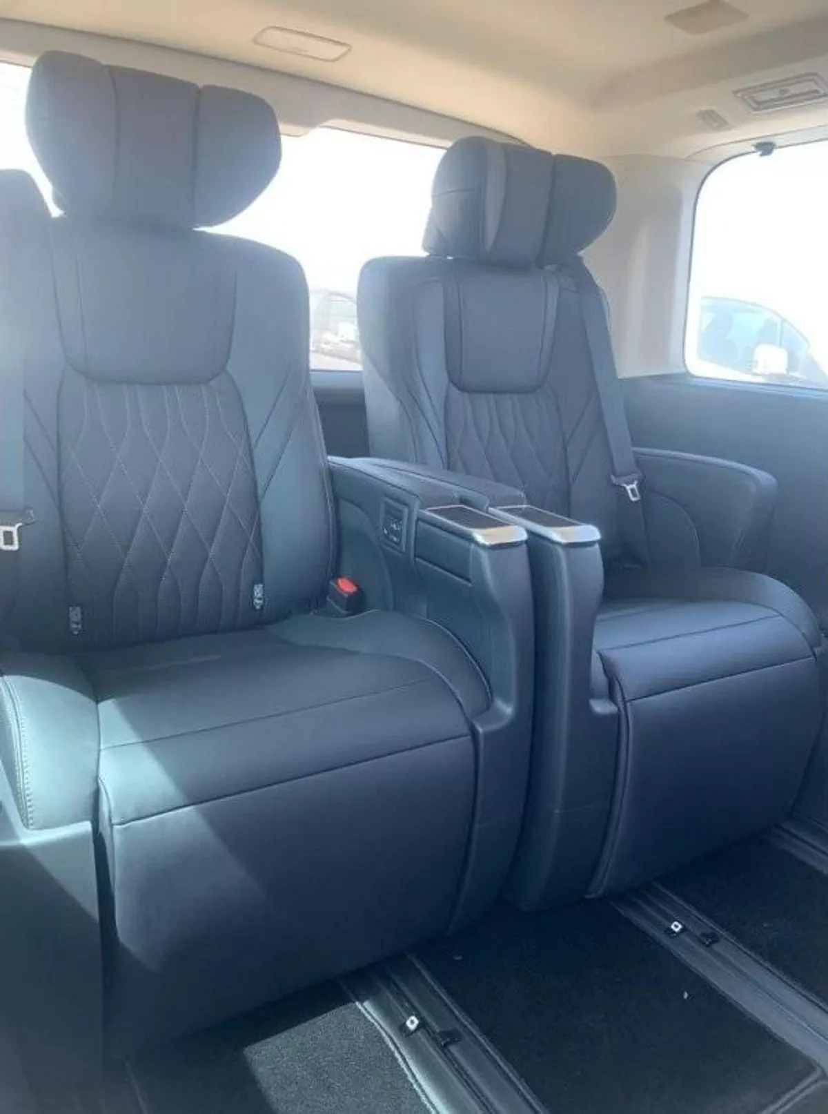 Toyota Granvia PREMIUM GRANVIA 3.5L-11-0