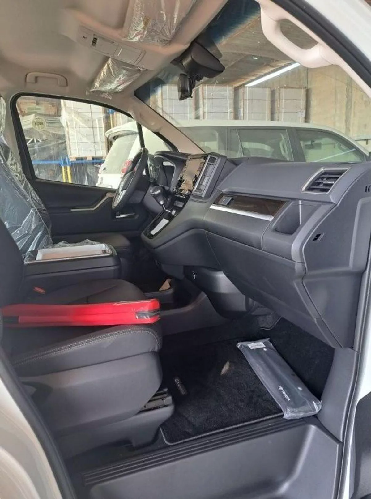 Toyota Granvia PREMIUM GRANVIA 3.5L-8-0