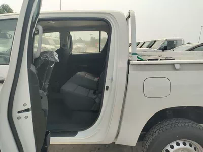 Toyota Hilux NARROW BODY TOYOTA HILUX || NARROW BODY || 2.4L DIESEL MANUAL / Only For Africa-7