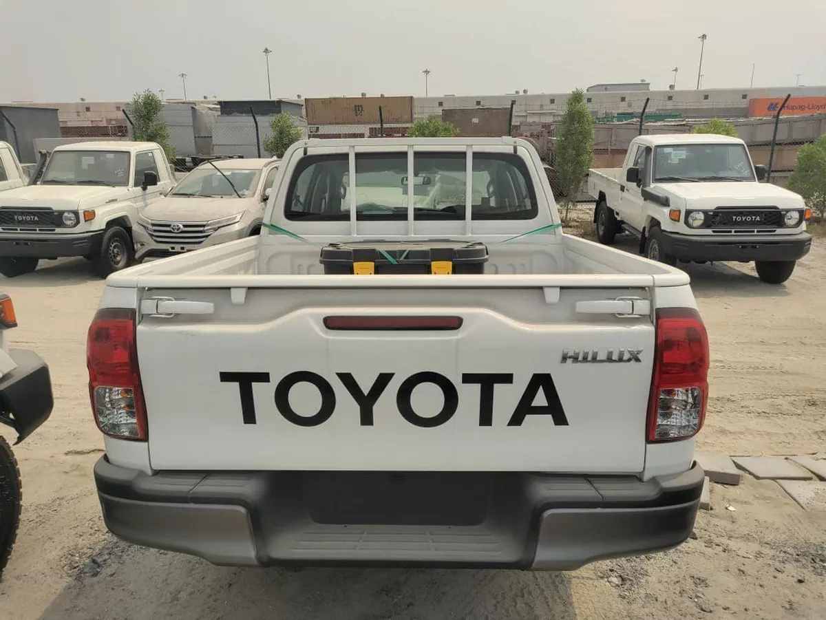 Toyota Hilux NARROW BODY TOYOTA HILUX || NARROW BODY || 2.4L DIESEL MANUAL / Only For Africa-3-0