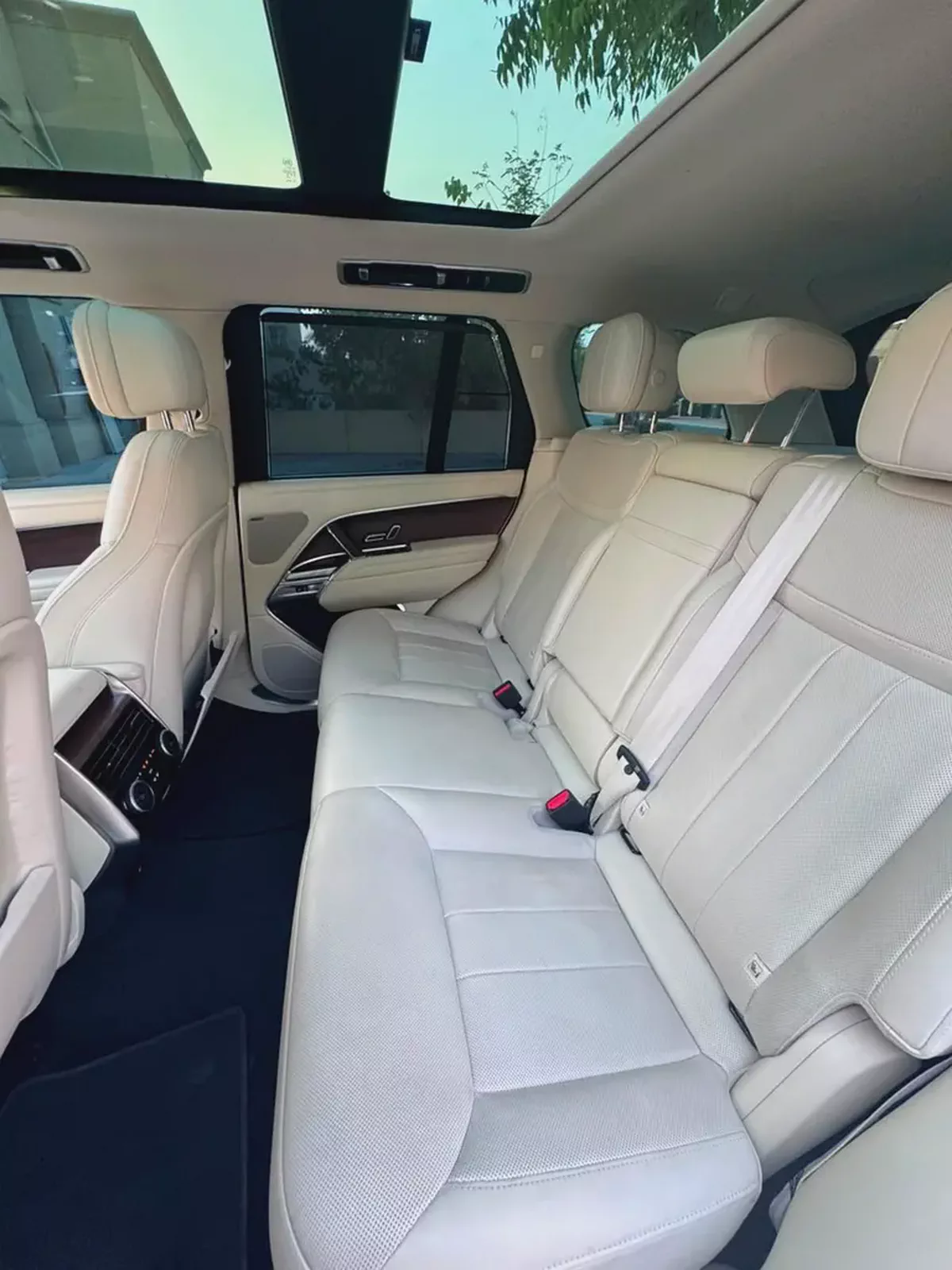 2023 Vogue SE GCC Specs Al Tayer Warranty and service-14-14