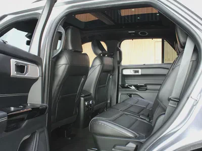 Ford Explorer ST 2022 GCC Specs - Low Mileage - Full Service History-11