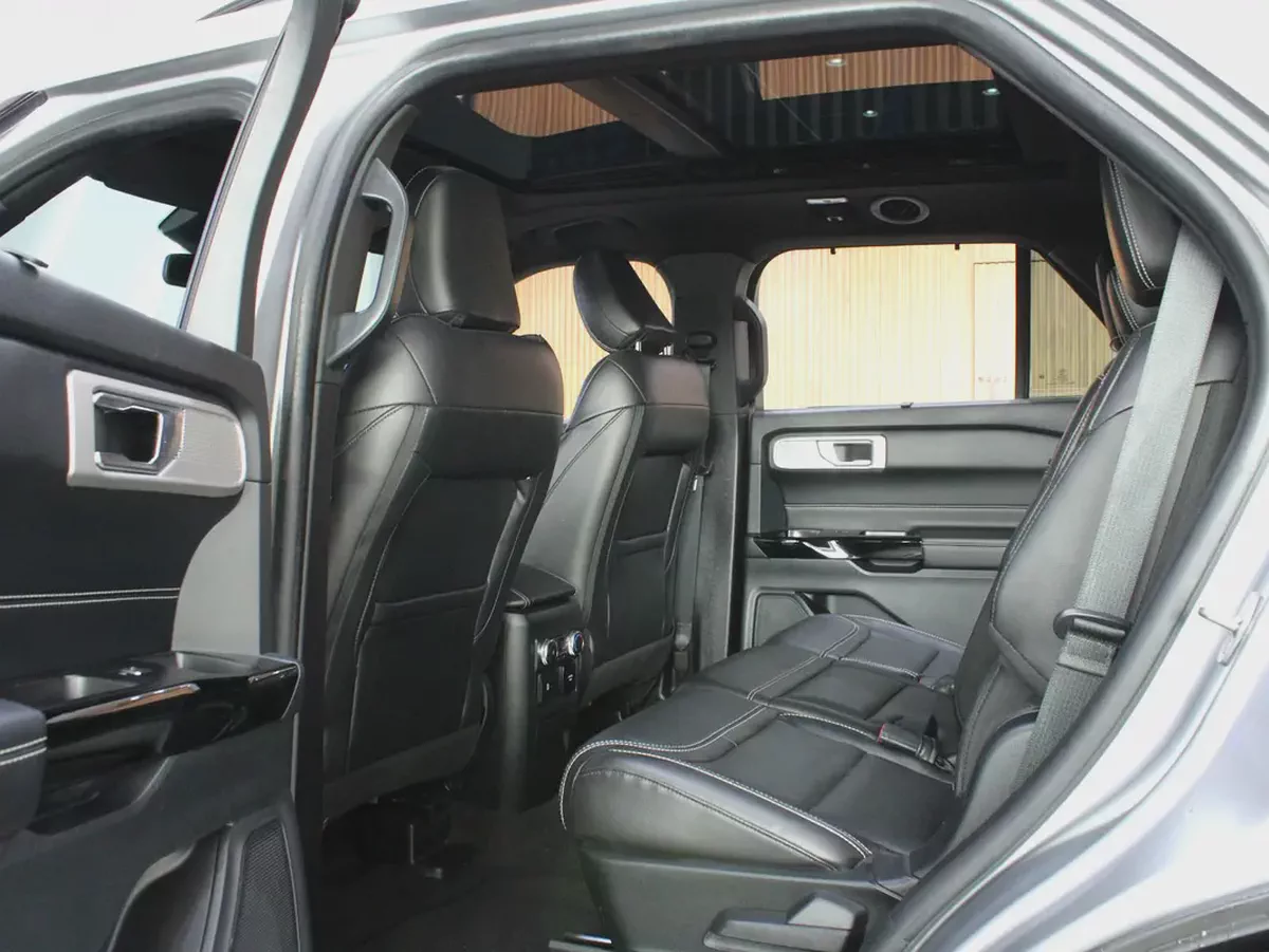 Ford Explorer ST 2022 GCC Specs - Low Mileage - Full Service History-11-11