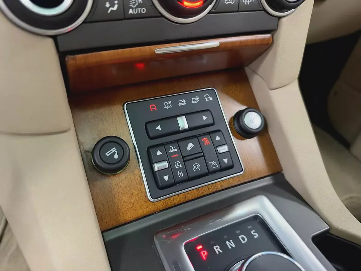 Land Rover LR4 HSE  | Full Option 7 Seater | Low Kms | GCC Specs-10-10
